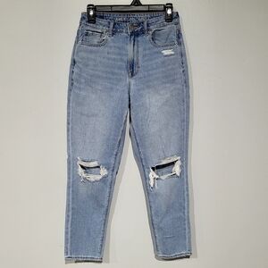 American Eagle Distressed High Rise Mom Jeans Size 2 Short